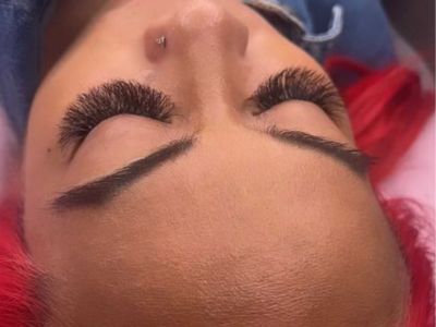 Mega Volume Eyelash extensions